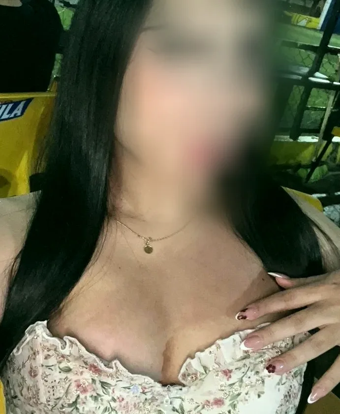 Denise, 22