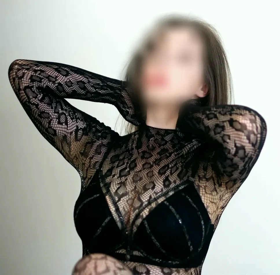 Fiona, 26
