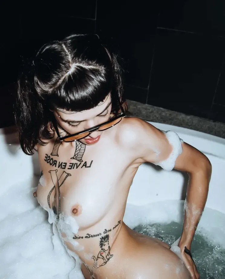 Karin, 36