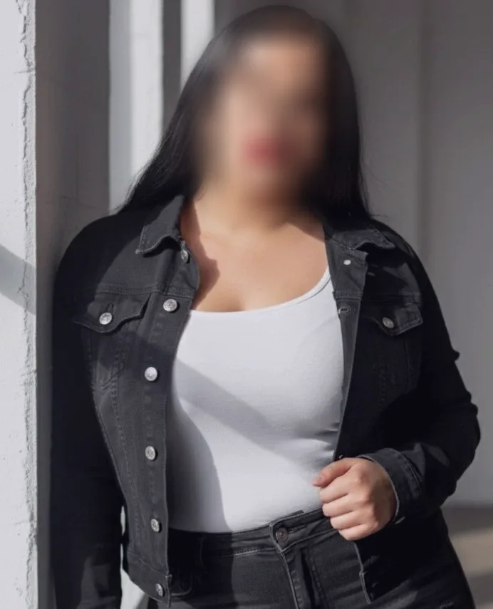 Sabine, 26