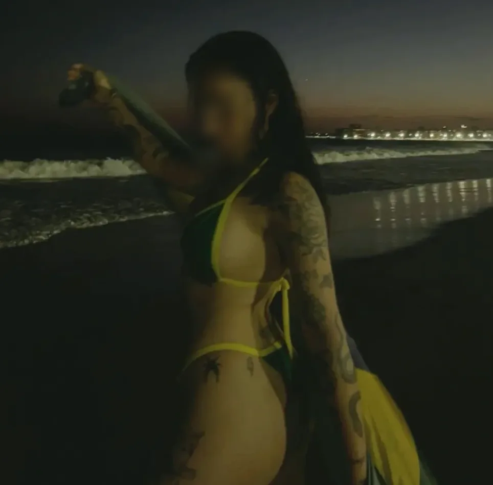 Sina, 28