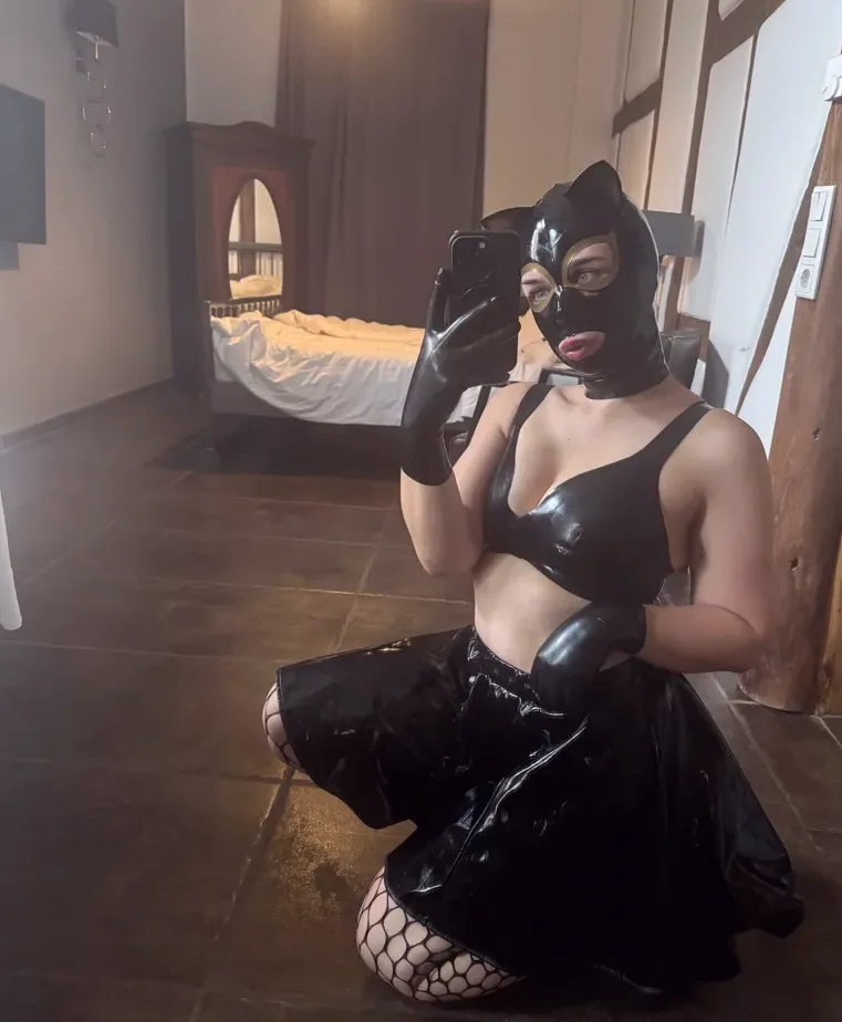Sophie, 29